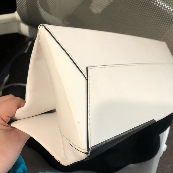 Moschinos square logo shopper tote - Picture 7 of 9